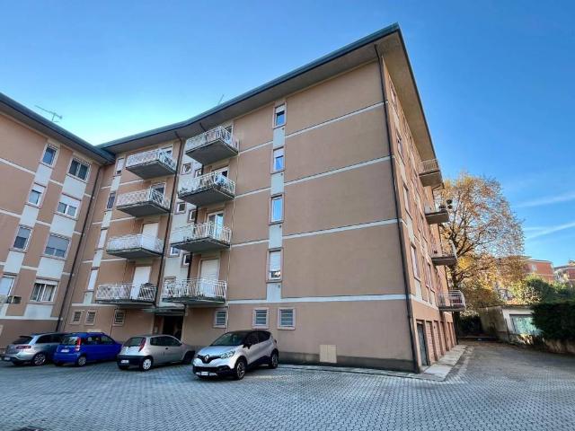 Appartamento in vendita a Biumo Superiore, Varese