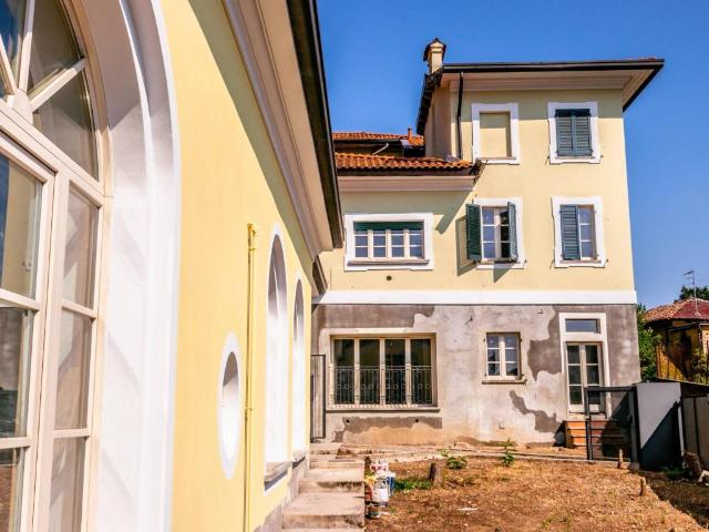 Appartamento in vendita a Valle Olona, Varese