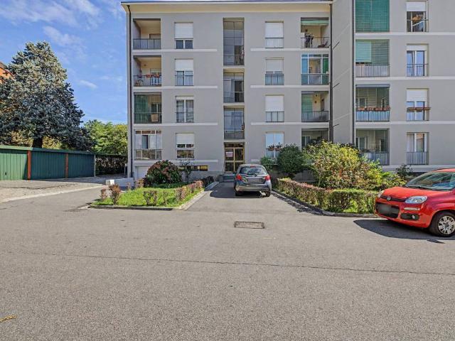 Appartamento in vendita a Velate, Varese