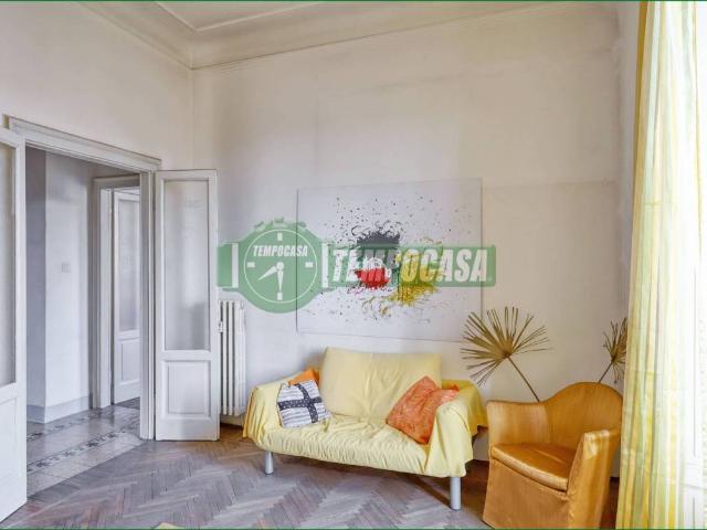 Appartamento in vendita a Biumo Superiore, Varese