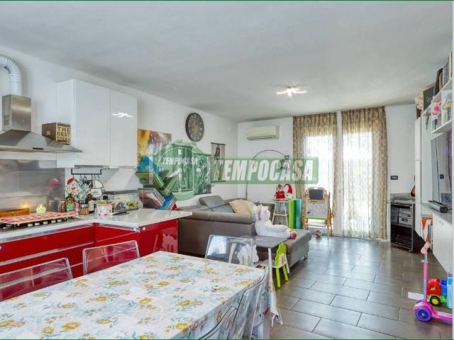 Appartamento in vendita a Valle Olona, Varese