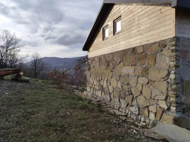 Villa Indipendente in vendita a Varsi, Reggio Emilia