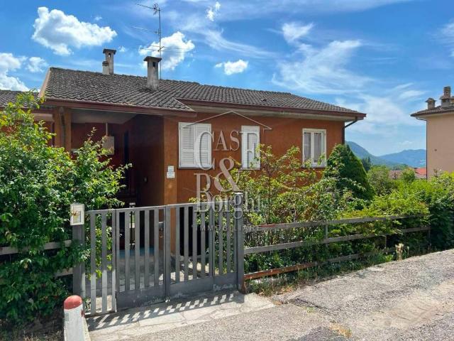 Appartamento in vendita a Varzi, Lombardia