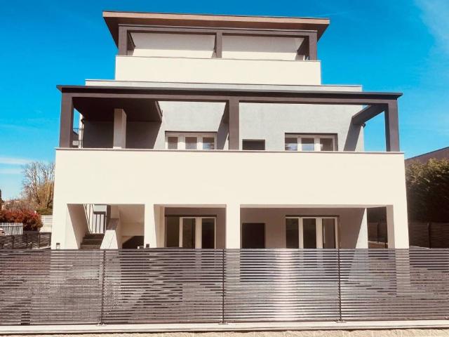 Appartamento in vendita a Vedano Al Lambro, Lombardia
