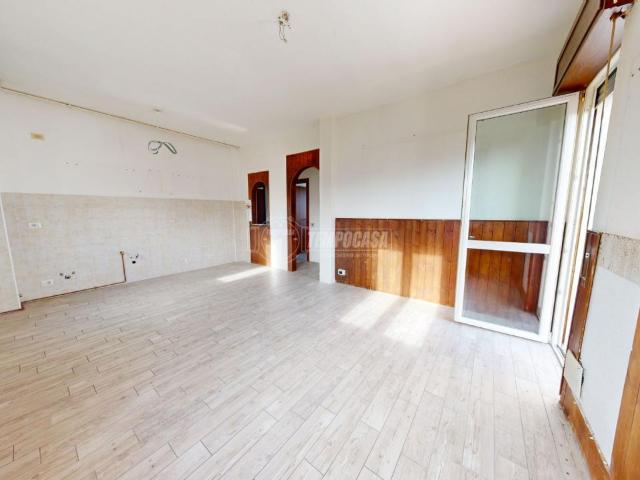 Appartamento in vendita a Perseghét, Vedano Olona