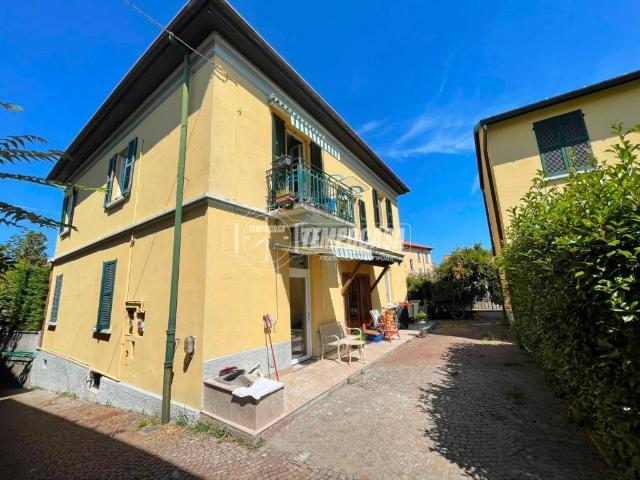 Appartamento in vendita a Véla, Vedano Olona