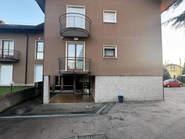 Appartamento in vendita a Vedano Olona, Lombardia