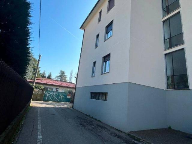 Appartamento in vendita a Véla, Vedano Olona