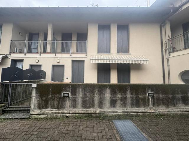 Appartamento in vendita a Perseghét, Vedano Olona