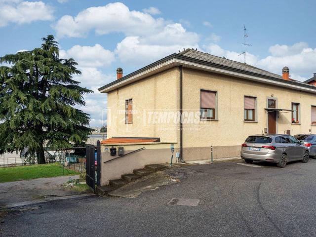 Appartamento in vendita a Veduggio Con Colzano, Lombardia