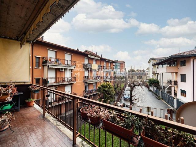 Appartamento in vendita a Veduggio Con Colzano, Lombardia