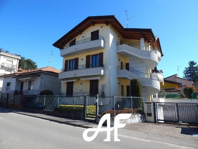 Appartamento in vendita a Veduggio Con Colzano, Lombardia