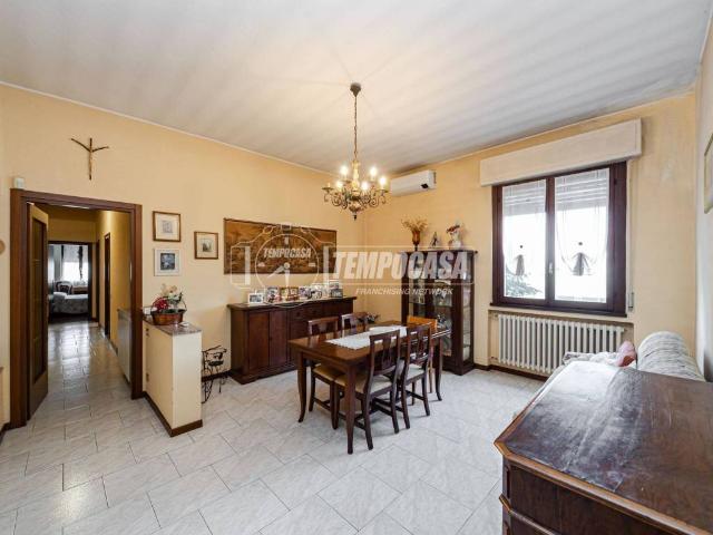 Appartamento in vendita a Veduggio Con Colzano, Lombardia