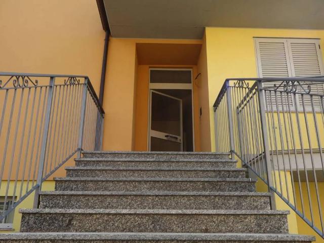 Appartamento in vendita a Vellezzo Bellini, Lombardia