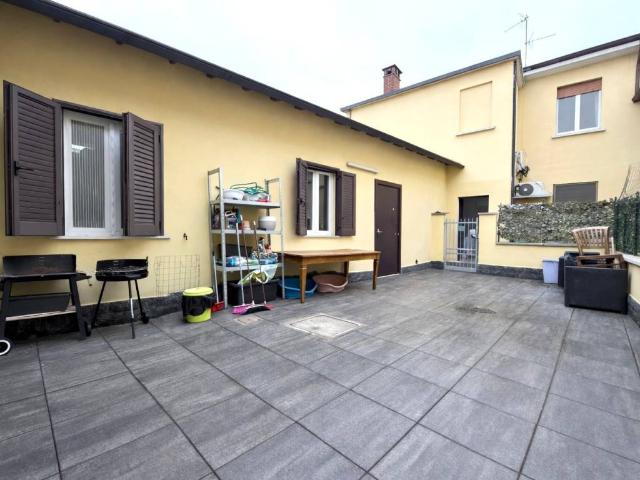 Appartamento in vendita a Vellezzo Bellini, Lombardia