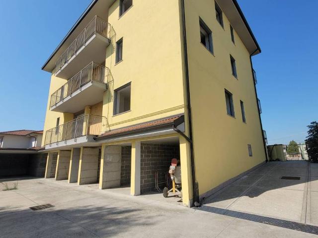 Appartamento in vendita a Vellezzo Bellini, Lombardia