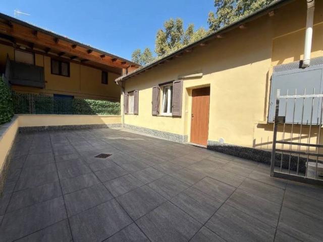 Appartamento in vendita a Vellezzo Bellini, Lombardia