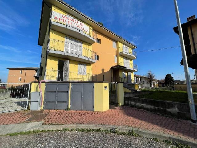 Appartamento in vendita a Vellezzo Bellini, Lombardia