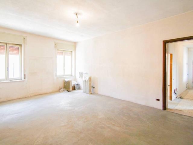 Appartamento in vendita a Venegono Inferiore, Lombardia