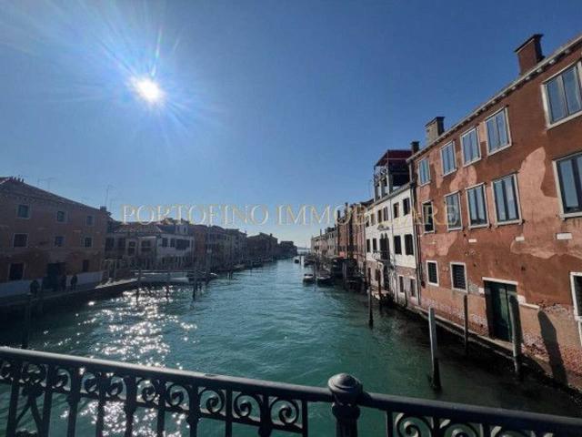 Appartamento in vendita a Venezia-Murano-Burano, Venezia