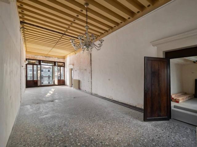 Appartamento in vendita a Venezia-Murano-Burano, Venezia