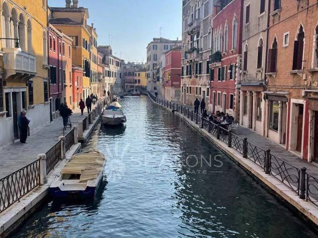 Appartamento in vendita a Venezia-Murano-Burano, Venezia