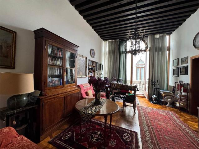 Appartamento in vendita a Venezia-Murano-Burano, Venezia