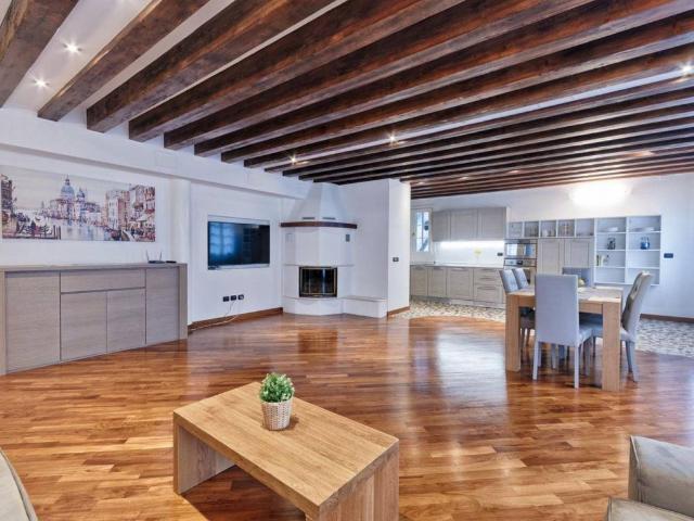 Appartamento in vendita a Venezia-Murano-Burano, Venezia