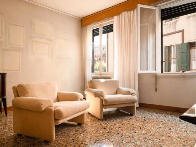 Appartamento in vendita a Venezia-Murano-Burano, Venezia