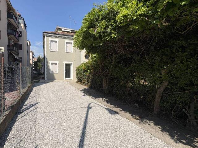 Appartamento in vendita a Mestre-Carpenedo, Venezia
