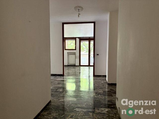 Appartamento in vendita a Mestre-Carpenedo, Venezia