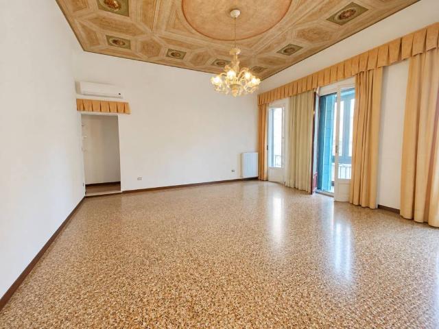 Appartamento in vendita a Venezia-Murano-Burano, Venezia