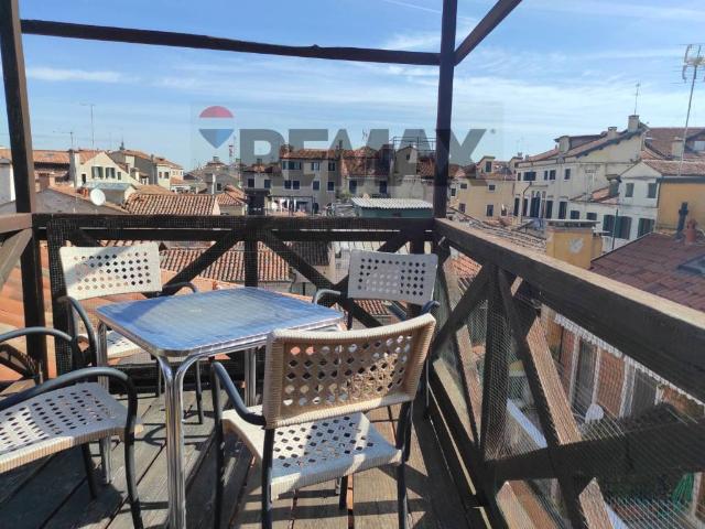 Appartamento in vendita a Venezia-Murano-Burano, Venezia