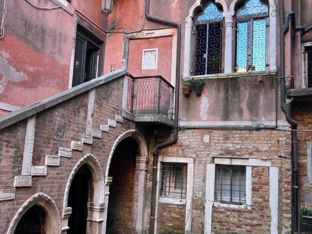 Appartamento in vendita a Castello, Venezia