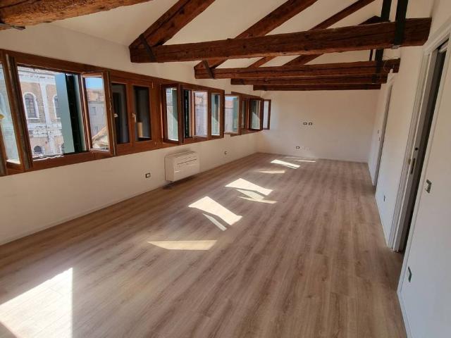 Appartamento in vendita a Venezia-Murano-Burano, Venezia