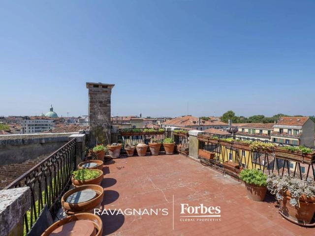 Appartamento in vendita a Venezia-Murano-Burano, Venezia