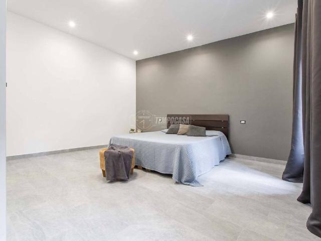 Appartamento in vendita a Veniano, Lombardia