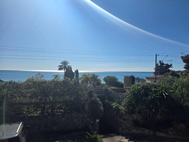 Appartamento in vendita a Ventimiglia, Liguria