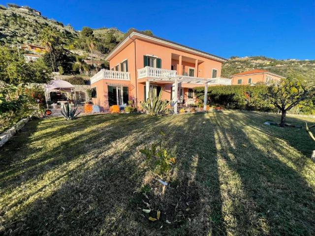 Appartamento in vendita a Ventimiglia, Liguria