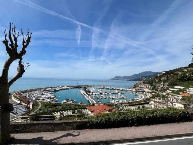 Appartamento in vendita a Ventimiglia, Liguria