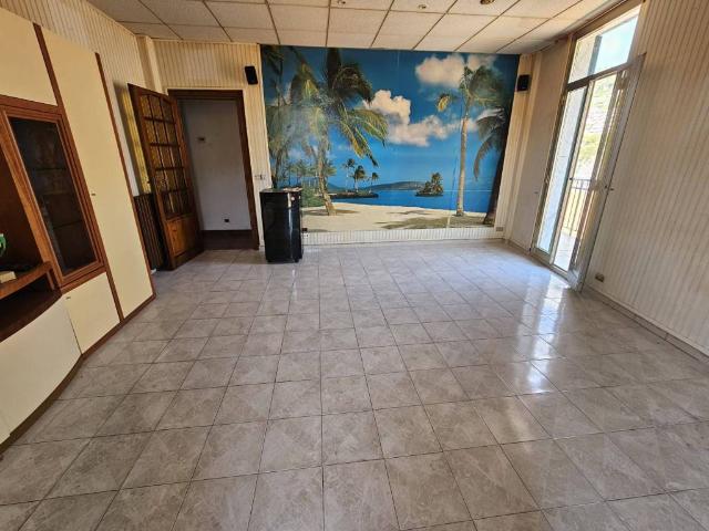 Appartamento in vendita a Ventimiglia, Liguria