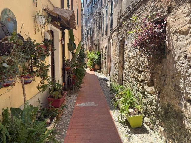 Appartamento in vendita a Ventimiglia, Liguria
