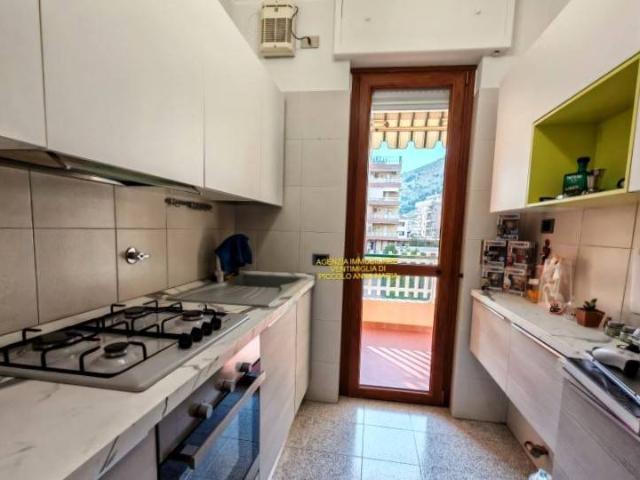 Appartamento in vendita a Ventimiglia, Liguria