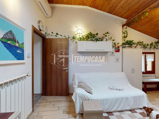 Appartamento in vendita a Verano Brianza, Lombardia