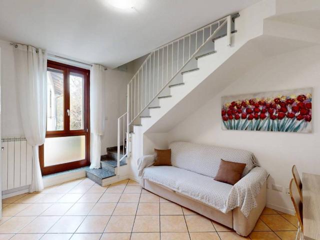 Appartamento in vendita a Molino Bistorgio, Verano Brianza