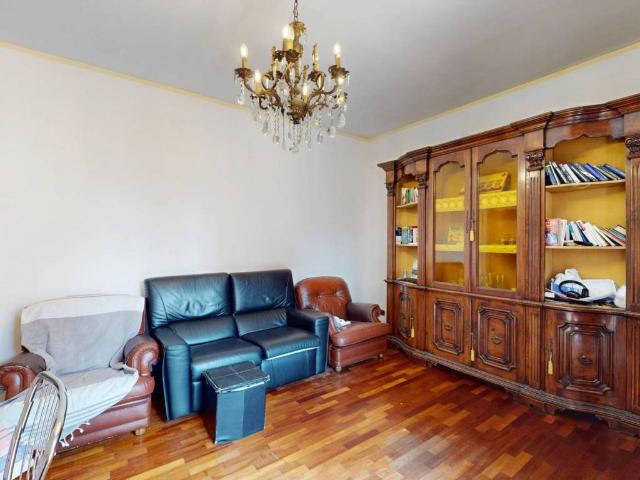 Appartamento in vendita a Verano Brianza, Lombardia