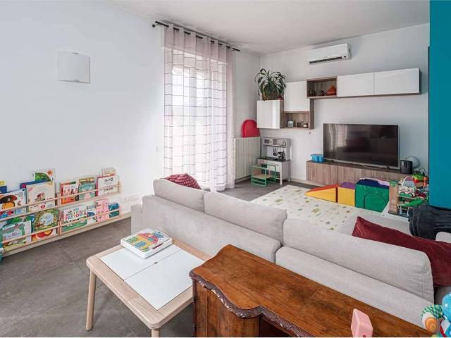 Appartamento in vendita a Verano Brianza, Lombardia