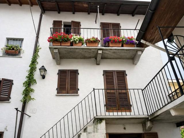 Villa Indipendente in vendita a Zoverallo, Piemonte