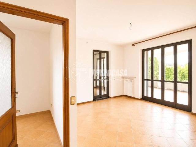Villa Indipendente in vendita a Porta Torino, Vercelli