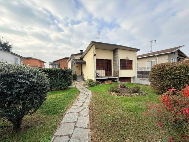 Villa Indipendente in vendita a Billiemme, Vercelli